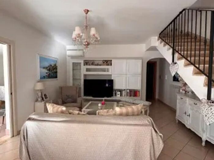 Casa con 5 locali in vendita in Via Lombardia, Anzio