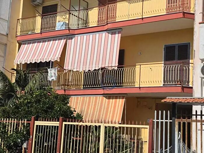 Appartamento quadrilocale in vendita in Via Ettore Giannini, Napoli
