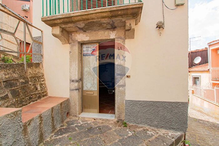 Casa quadrilocale in vendita in Via Masaniello, Buccheri