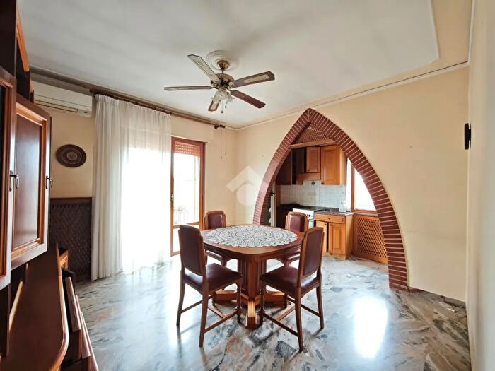 Appartamento trilocale in vendita in Via Gallia, Venezia