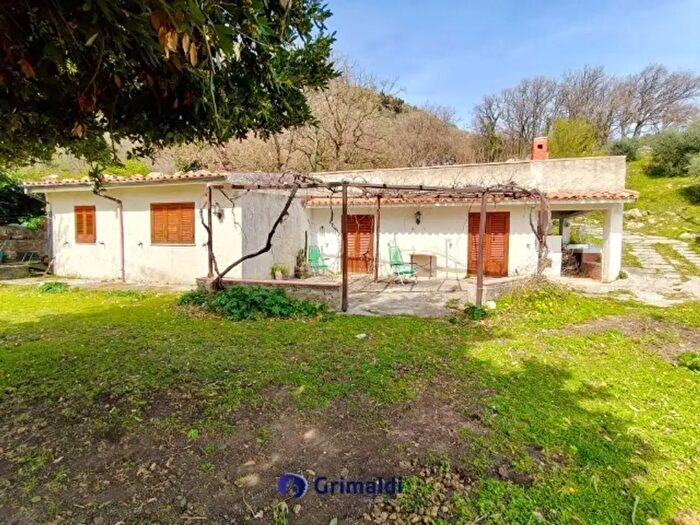 Casa trilocale in vendita in Contrada Timparossa Snc, Cefalu'