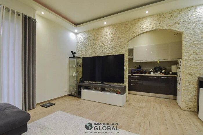 Appartamento quadrilocale in vendita in Via Cesare Costa Modena, Modena