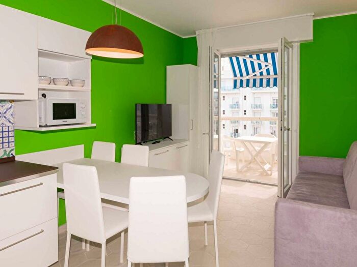 Appartamento trilocale in affitto in Via Altinate, Lido Est, Jesolo