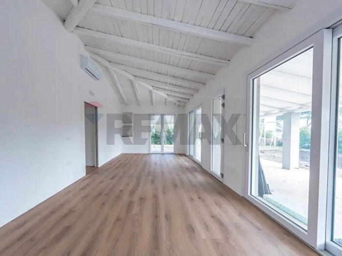 Casa quadrilocale in vendita in Centro Sportivo, Rosolina