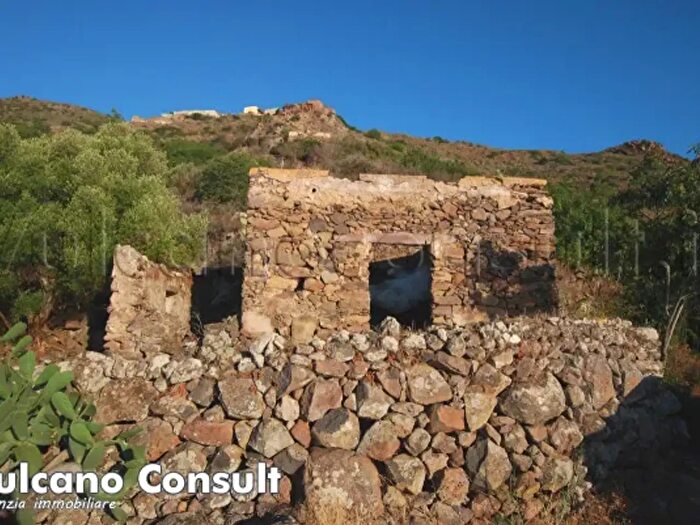 Casa monolocale in vendita in Via Maggio, Lipari