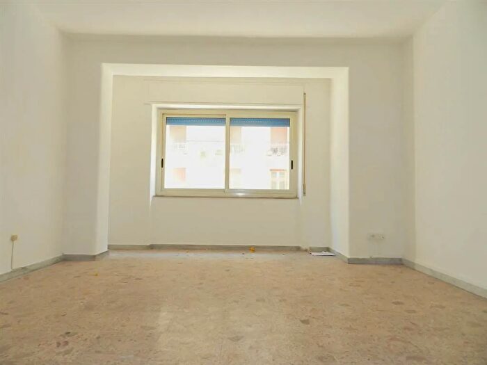 Appartamento con 12 locali in vendita in Corso Sicilia, Acireale