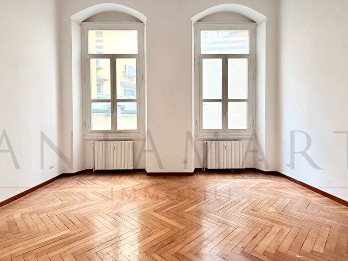 Appartamento trilocale in affitto in Via Giacomo Leopardi, Vincenzo Monti, Milano