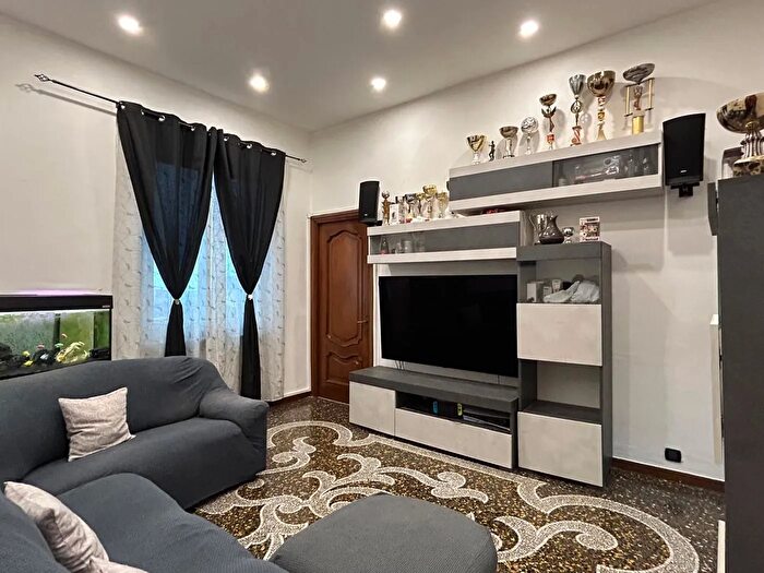 Appartamento quadrilocale in vendita in Via Giovanni Ansaldo, Genova