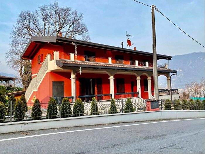 Appartamento trilocale in affitto in Via Galbiate, Garlate