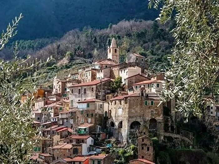 Casa bilocale in vendita in Via Visitazione, Ceriana