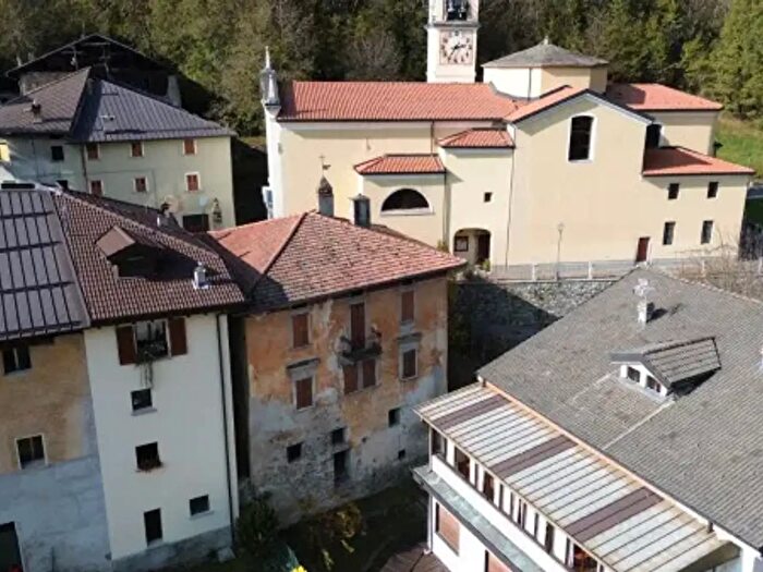 Casa con 6 locali in vendita in Temu