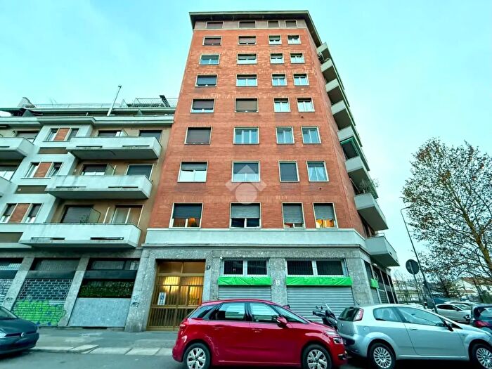 Appartamento trilocale in vendita in Via Tolmezzo, Milano