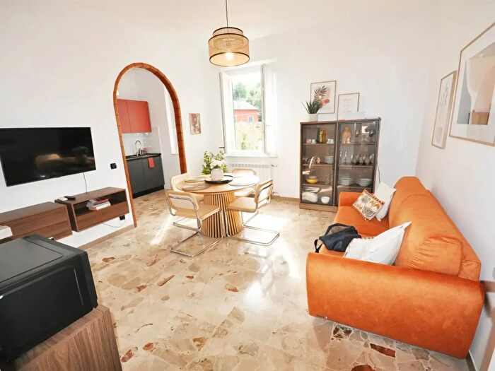 Appartamento quadrilocale in affitto in Via Enrico De Nicola, Vezzano Ligure