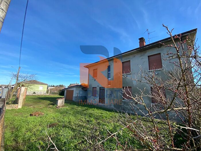 Casa quadrilocale in vendita in Via Roma, Mezzana Rabattone