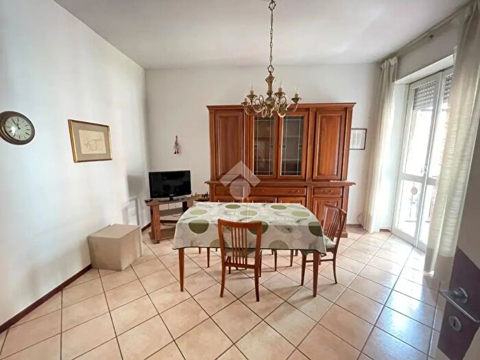 Appartamento trilocale in vendita in Via Filippo Reina, Saronno