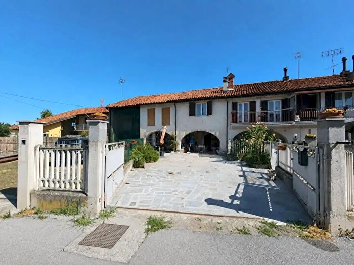 Casa con 5 locali in vendita in Via Prato Salice, Pianfei