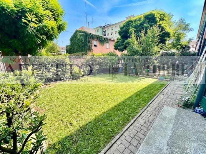 Appartamento trilocale in affitto in via demicheli, Novi Ligure