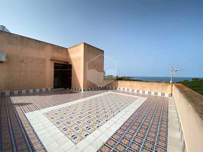 Casa quadrilocale in vendita in Via Trapani, Petrosino