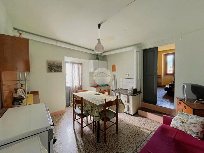 Appartamento trilocale in vendita in Via Scuole, Sellero