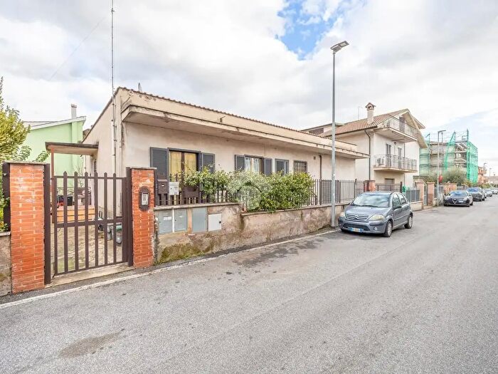 Appartamento bilocale in vendita in Via San Filippo Neri, Guidonia Montecelio