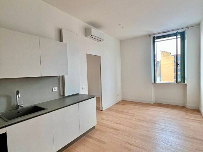 Appartamento bilocale in affitto in Via Leopoldo Cicognara, Plebisciti Susa, Milano