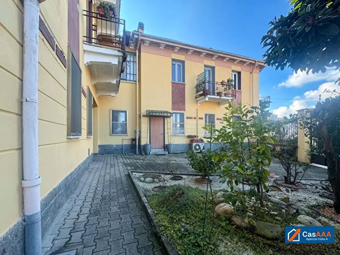 Appartamento con 5 locali in vendita in Via Monte San Gabriele, Novara
