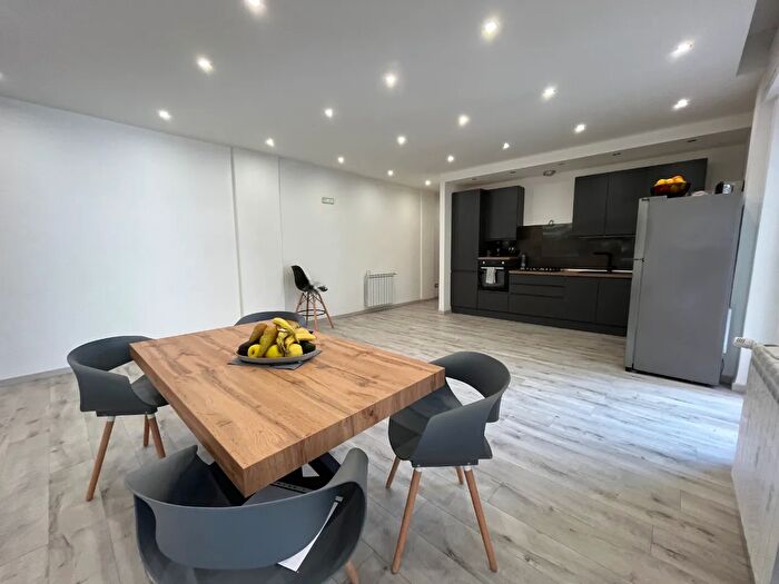 Appartamento con 5 locali in vendita in Corso Gelone, Siracusa