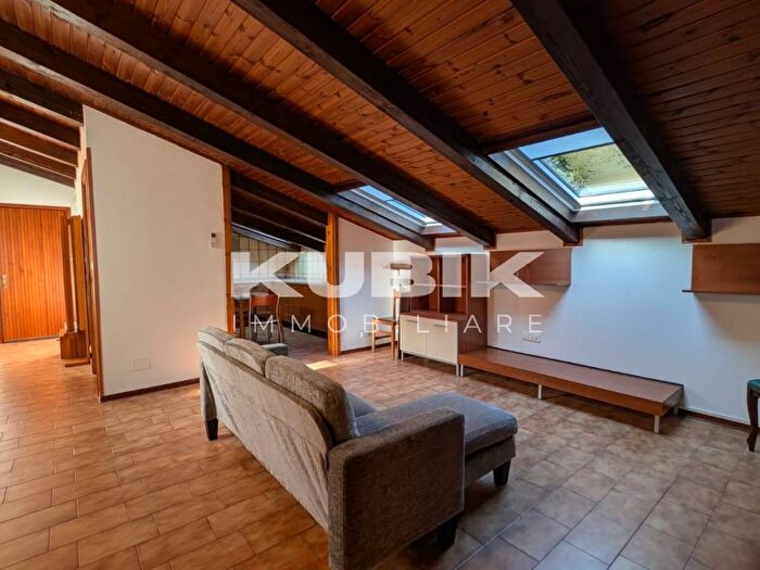 Appartamento quadrilocale in affitto in Via Roma, Centro, Cavazzo Carnico