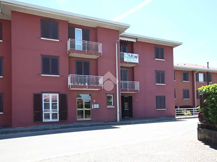 Appartamento trilocale in vendita in Via Papa Giovanni XXIII, Barzano'