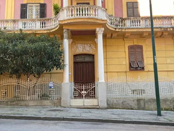 Appartamento con 5 locali in vendita in Via Ilioneo, Napoli