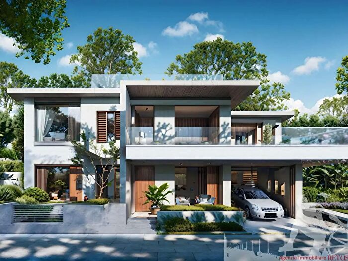 Casa con 12 locali in vendita in Forte Dei Marmi