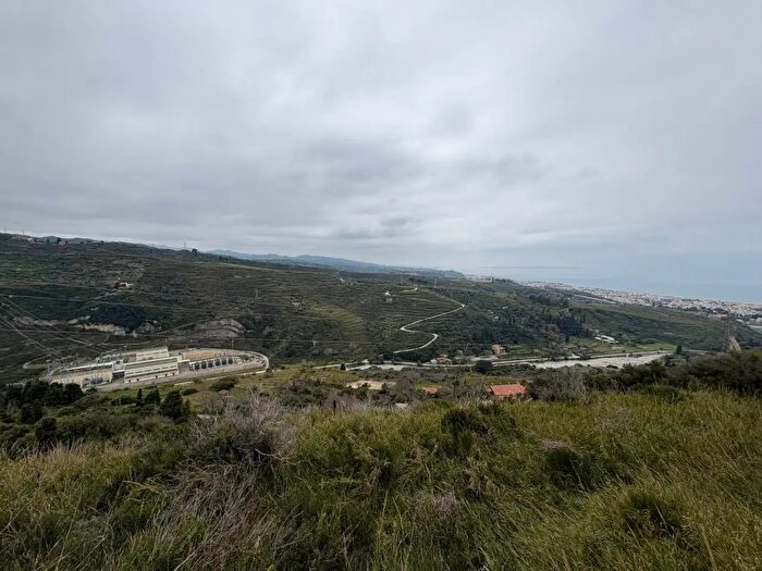 Casa trilocale in vendita in Via Serro, Messina