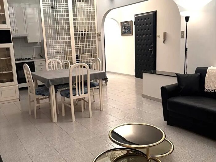 Appartamento quadrilocale in vendita in Via Cilea, Varazze