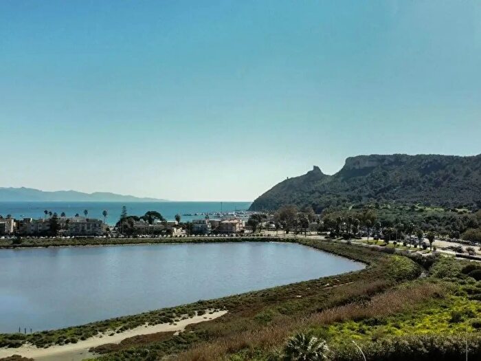 Appartamento con 5 locali in vendita in Via Gallinara, Cagliari