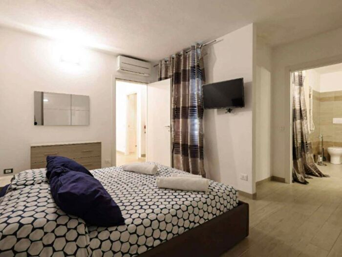 Appartamento quadrilocale in affitto in Corso Genova, Milano