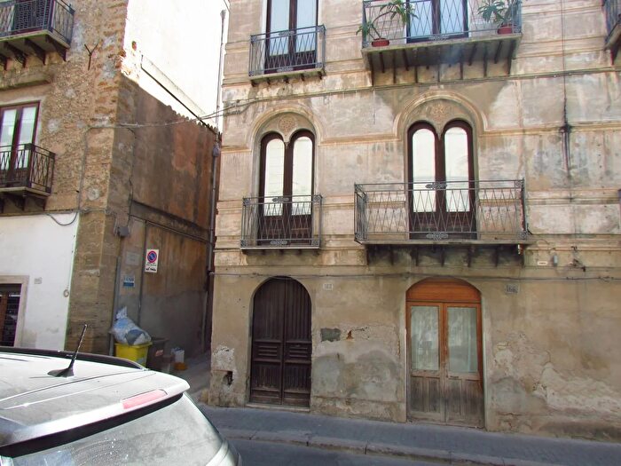 Appartamento con 6 locali in vendita in Corso Vittorio Emanuele Sciacca, Sciacca