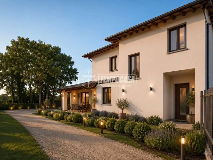Casa trilocale in vendita in Via Indipendenza, Casalino