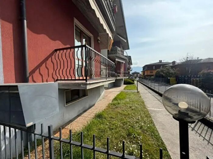 Appartamento bilocale in vendita in Via Martiri della Libertà, Casnigo