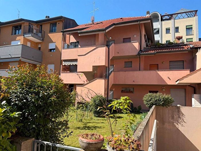 Appartamento bilocale in affitto in Via Puccini, Volturno Assisi San Mauro, Lissone