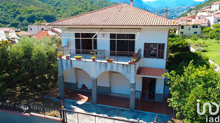 Casa con 8 locali in vendita in Via Roma, Tovo San Giacomo