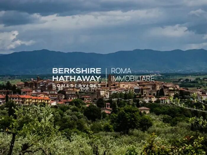 Casa con 6 locali in vendita in Viale Armando Diaz, Monte San Savino