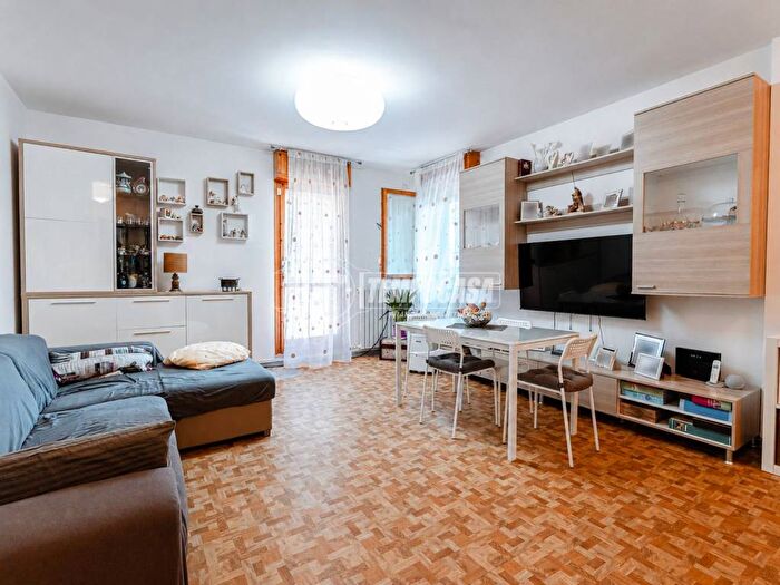 Appartamento quadrilocale in vendita in Via Don Monari, Centro, Vignola