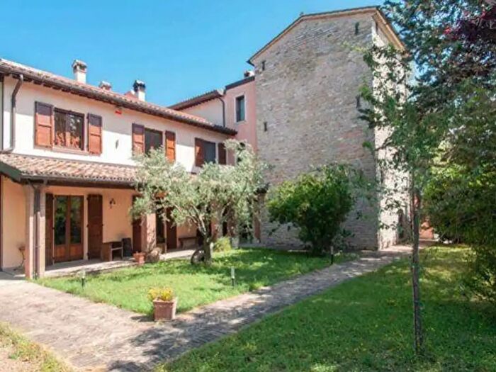 Casa con 10 locali in vendita in Via Molina, Nocera Umbra