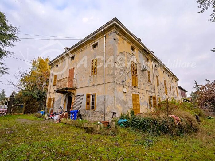 Casa con 10 locali in vendita in Via Gruzza, Sala Baganza