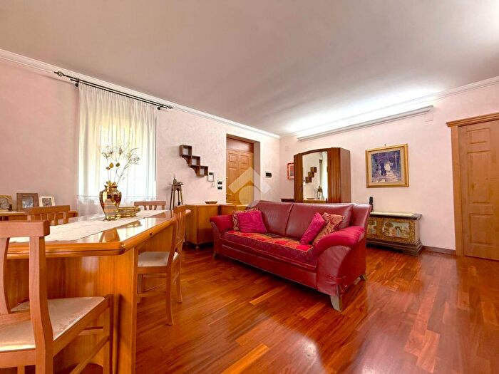 Casa con 5 locali in vendita in Via Giuseppe Impastato, San Giovanni Rotondo