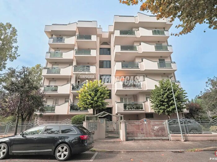 Appartamento trilocale in vendita in Viale Gozzano, Riccione
