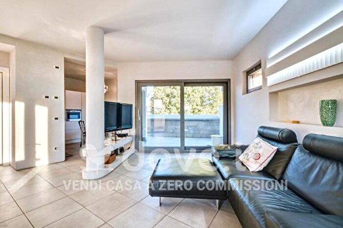 Appartamento trilocale in vendita in Via delle Sandelle, Bonate Sopra