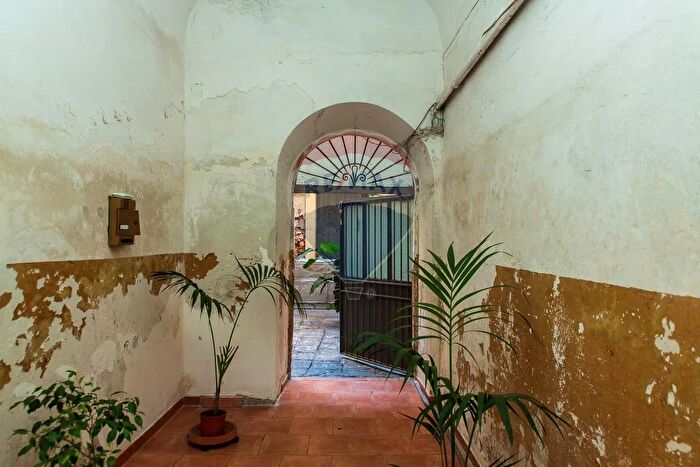 Appartamento bilocale in vendita in Via Marchese di Casalotto, Catania