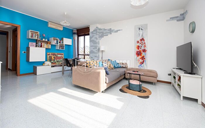 Appartamento bilocale in vendita in Cascina Olearia, Cernusco Sul Naviglio