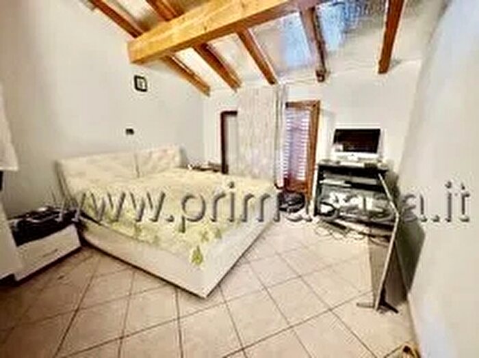 Casa quadrilocale in vendita in Via Bassa, Villimpenta